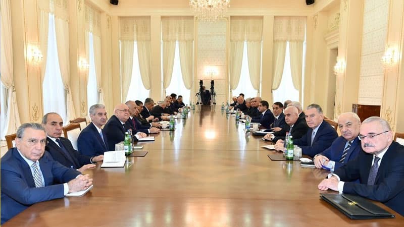 Köhnə nazirlər: Kimlər gedib, kimlər qalıb?.. (SİYAHI)