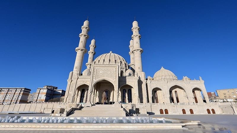Prezidentin köməkçisi məscidlərin açılmamasının səbəbini açıqladı