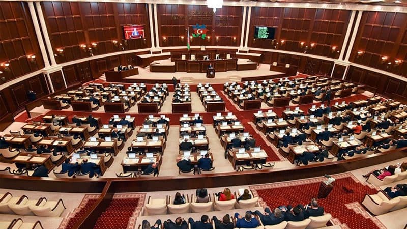 Milli Məclisdə uşaqpulu ilə bağlı işçi qrup yaradıldı