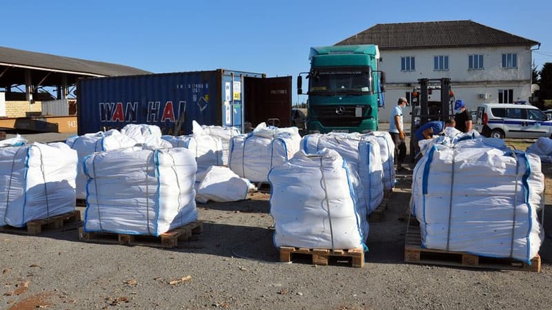 Azərbaycan üzərindən Polşaya 200 kq heroin aparılmasının qarşısı alındı (FOTOLAR)