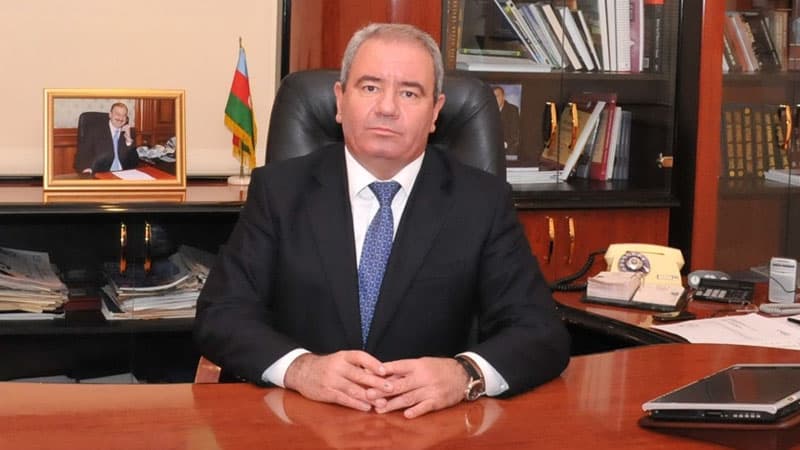 Sabiq nazir işdən çıxarıldı (FOTO)