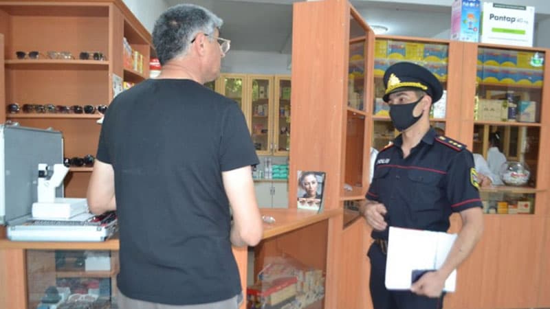Polis maska yoxlanışı üçün sənədsiz müəssisələrə girə bilərmi? (ŞƏRH)