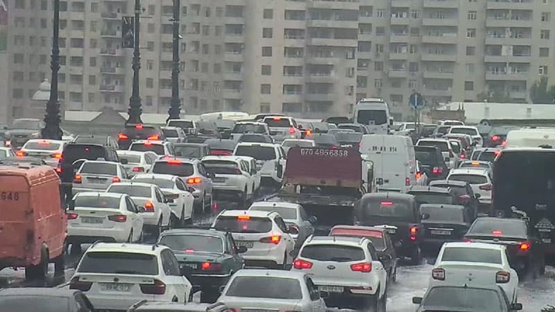 Bakının bu küçə və prospektlərində tıxac var (FOTOLAR)