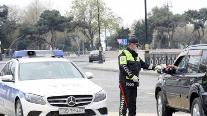 Polis karantin qaydalarına nəzarəti gücləndirdi