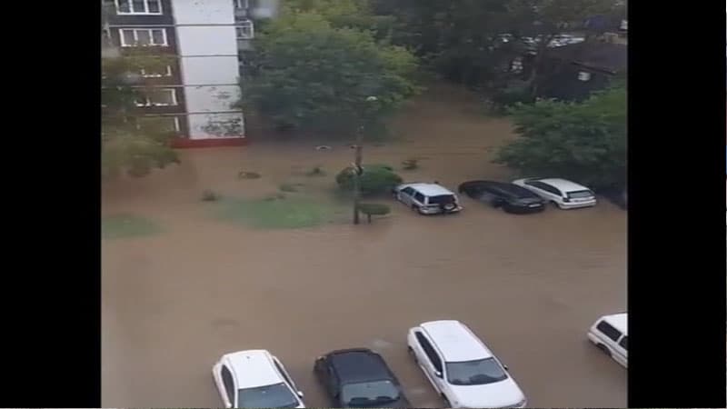 Blaqoveşşensk şəhəri suyun altında qaldı (VİDEO)