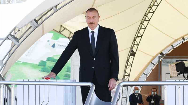 Prezident yeni elektrik yarımstansiyasının tikintisi ilə tanış oldu (FOTO)