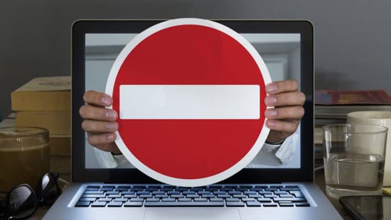 Belarusda onlarla tanınmış sayt bloklandı: Hakimiyyət hücuma keçdi