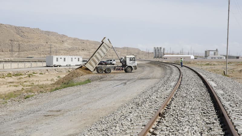 Güzdək-Qaradağ dəmir yolu xəttinin yenidən qurulmasına başlanıldı (FOTO/VİDEO)