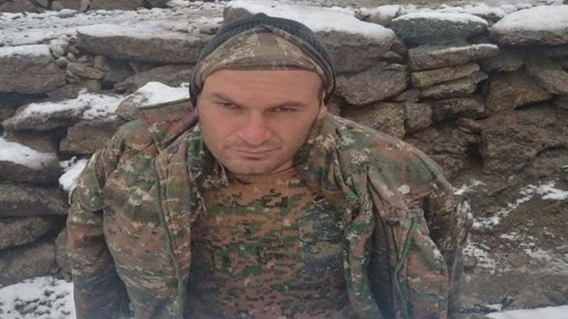 MN əsir götürülmüş erməni komandirin üzərindən çıxan əşyaları təqdim etdi (FOTO)