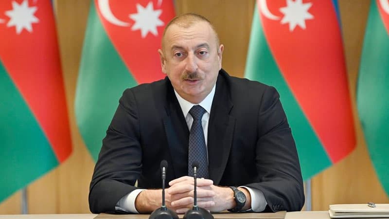 Prezident MDBMİ-nun rektorunu təbrik etdi