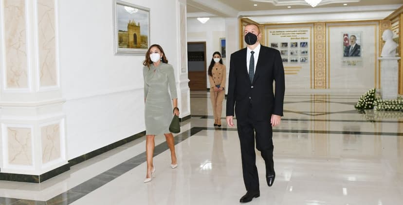 Prezident və birinci xanım açılışlar etdi (FOTOLAR/YENİLƏNİB)