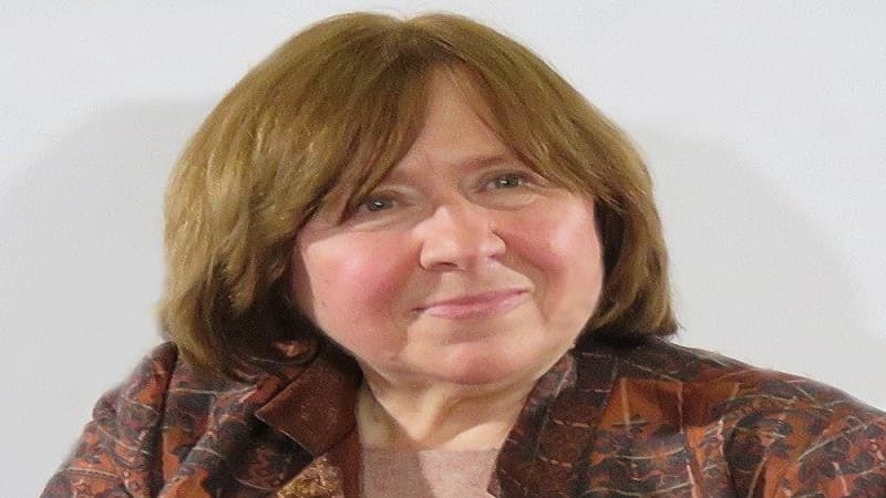 Nobelçi Aleksiyeviç: “Belarus müxalifətinin Rusiyanın köməyinə ehtiyacı var”