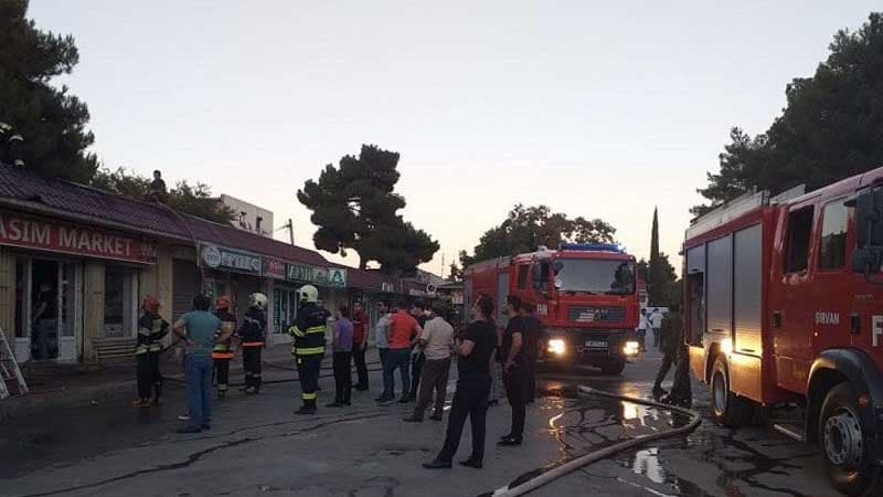 Şirvanda ticarət obyektlərində yanğın olub (FOTO)