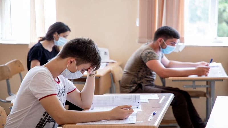 Hansı şagirdlərin dərslərdə maska taxmasına ehtiyac yoxdur? (AÇIQLAMA)