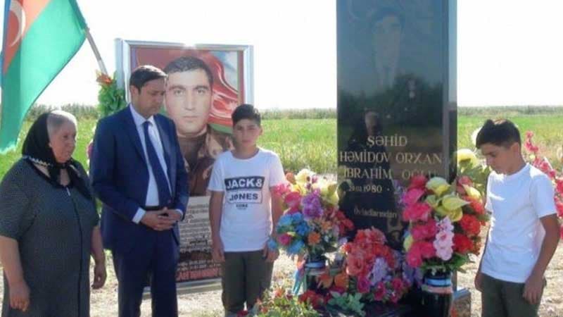 FHN şəhidin iki övladını himayəyə götürdü