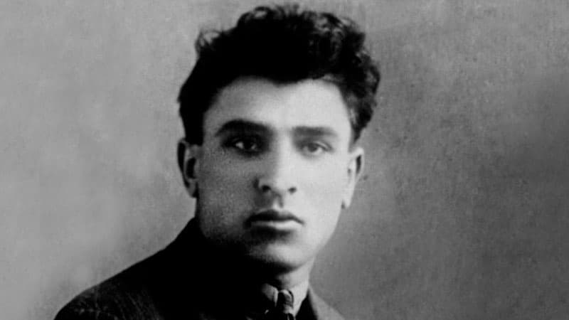 Müşfiqin qalıqları araşdırılarkən güllələnmiş digər şəxslərin də skeletləri tapılıb