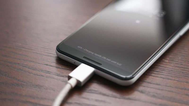 Smartfonlarımız nədən qızır? – Ekspertin şərhi
