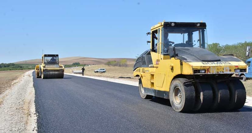 Şamaxı rayonunun Kələxana kəndinin yolu yenidən qurulur (FOTOLAR)
