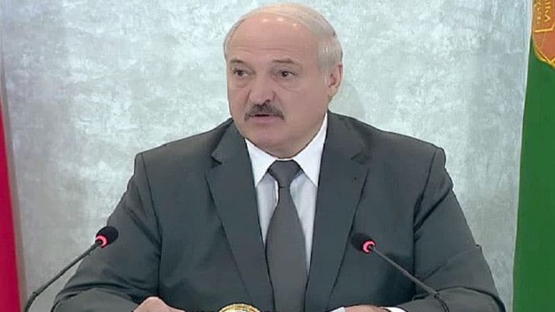 Lukaşenko: “Müxalifət qalib gələrsə, ölkədə dəhşətli qırğın olacaq”