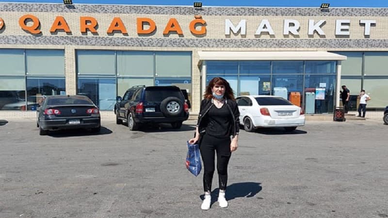 Bakıda koronavirus olan qadın marketdə satıcı işləyirmiş (FOTO)