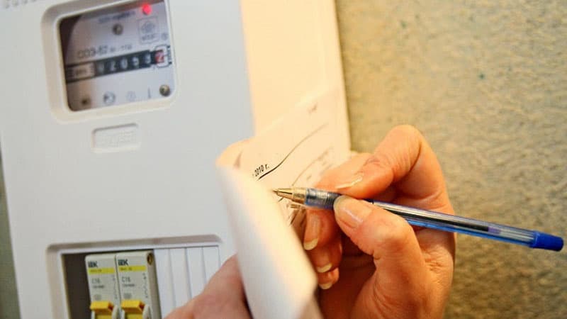 "Azərişıq" iki otaqlı evə bir ayda 884,94 manat borc yazdı (FOTO)