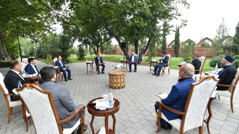 Prezidentin köməkçisi Gəncədə din xadimləri ilə görüş keçirdi