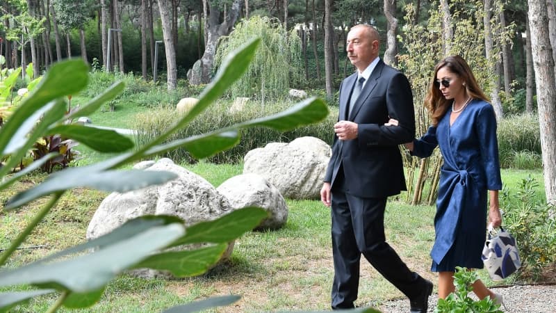 Prezident və birinci xanım açılışda (FOTO/YENİLƏNİB)