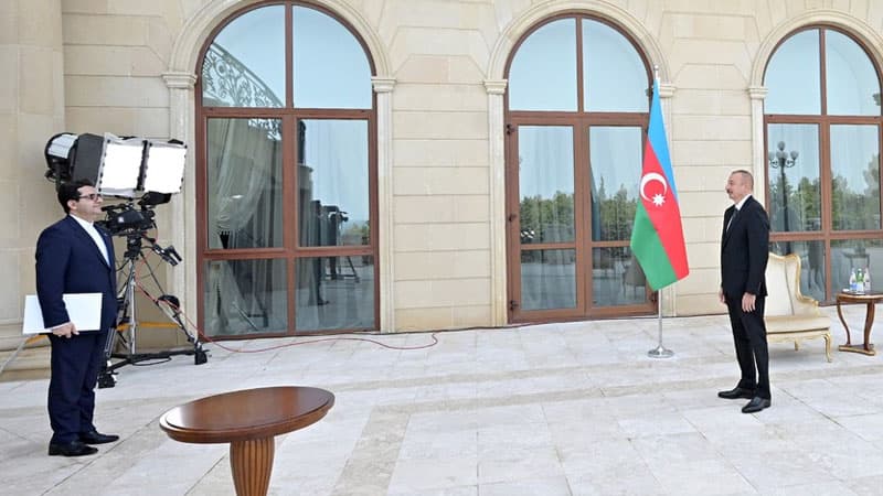 İlham Əliyev yeni səfirin etimadnaməsini qəbul etdi (FOTO)