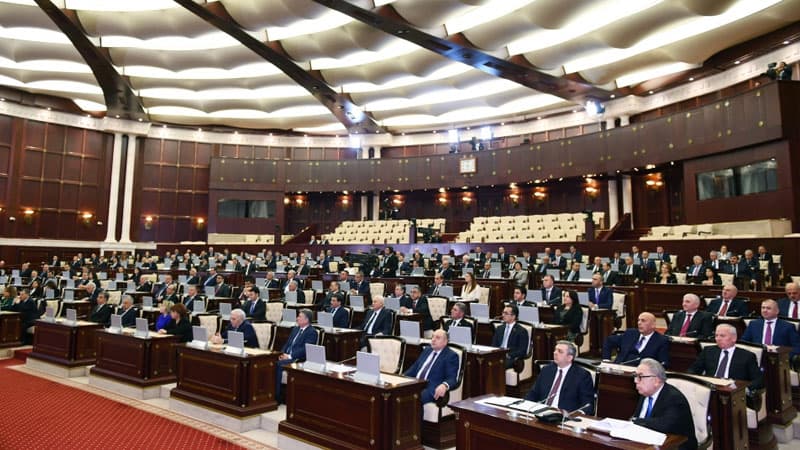 10 ildən çoxdur parlamentdə ilişib qalan qanun layihəsi - Millət vəkili
