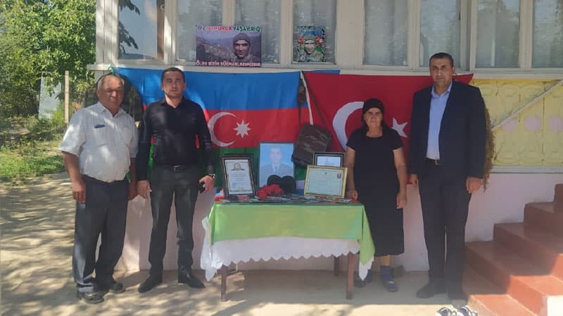 VEYSƏLOĞLU Tovuz şəhidlərindən bəzilərinin ailələrini himayəyə götürdü (FOTOLAR)