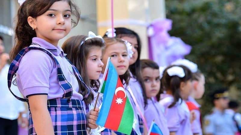 Məktəblərdə tədris prosesinin təşkilinin müvəqqəti qaydaları təsdiqləndi