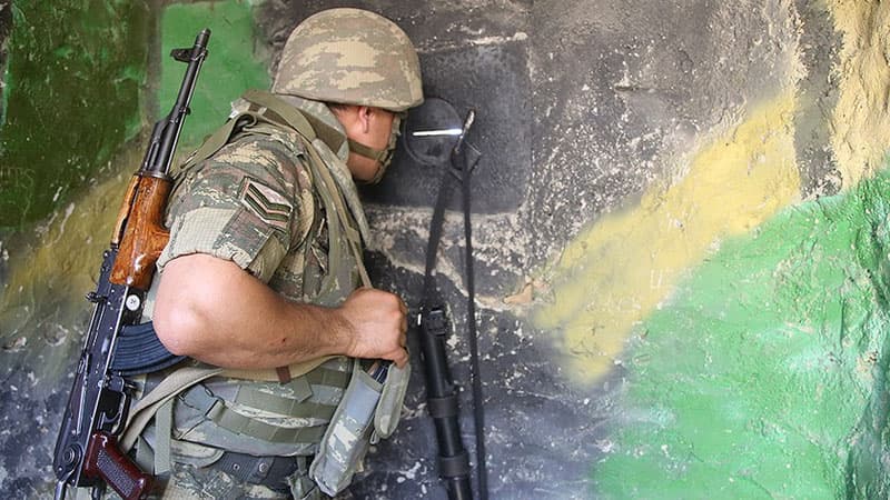 Düşmən mövqelərimizi atəşə tutdu