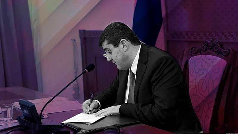 Nikol Paşinyan + copy + paste = Araik Arutyunyan: eyni yumurta, lakin yan görüntüsü