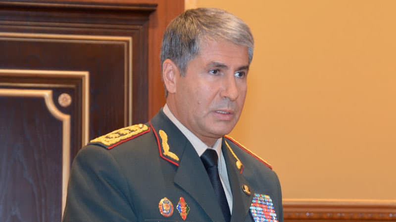 Vilayət Eyvazov bölmə rəisini işdən çıxardı