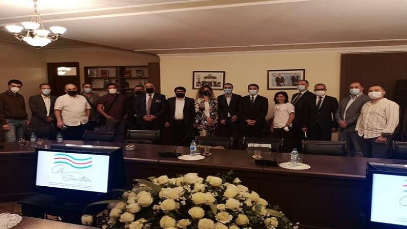 Prezidentin köməkçisi bloqerlərlə görüşdü