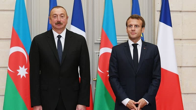 Azərbaycan və Fransa prezidentləri cəbhədəki vəziyyəti müzakirə etdi