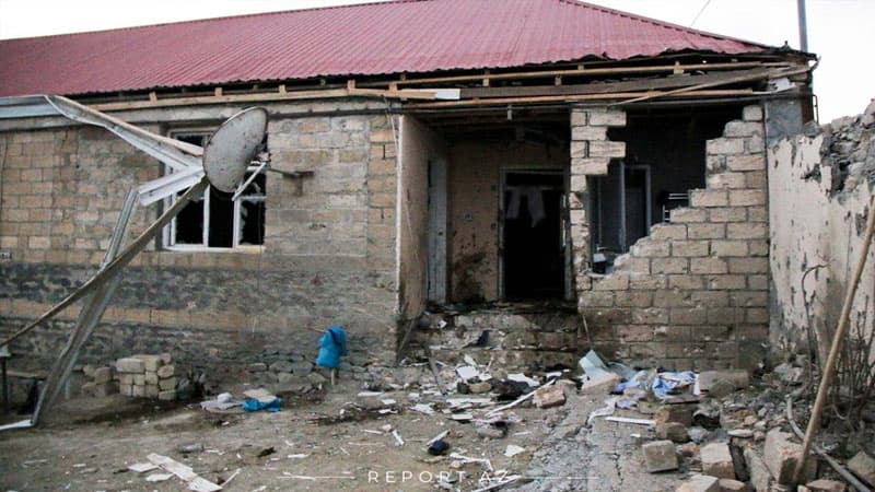 Naftalanda top atəşi nəticəsində həlak olan ailə üzvləri dəfn edildi (FOTO)