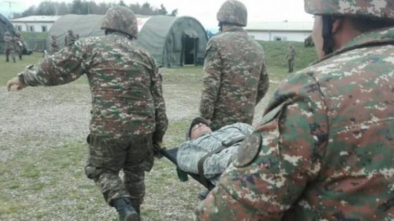 Ermənistan səhiyyə naziri əmr imzaladı - Hospitallarda boş yer yoxdur