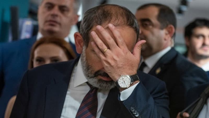 Ruben Akobyan: "Kəs səsini, Paşinyan, savaşın səbəbkarı sənsən!"