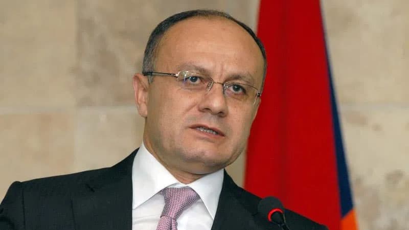 Canlı qüvvə və ərazilər itiririk... – Ohanyan