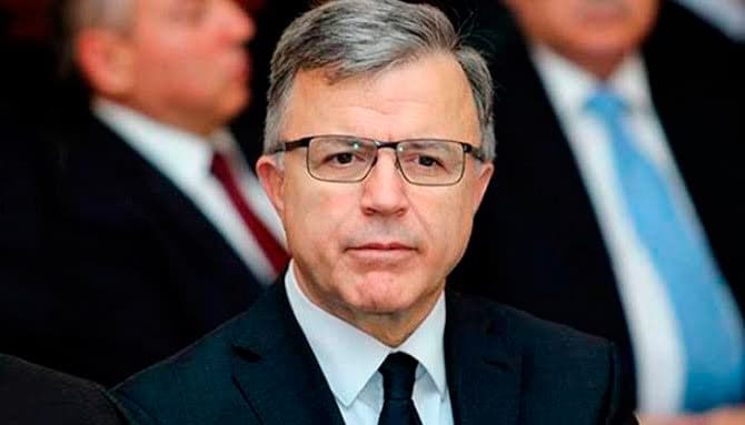 Sabiq nazir orduya iki avtomobil hədiyyə etdi (FOTO)