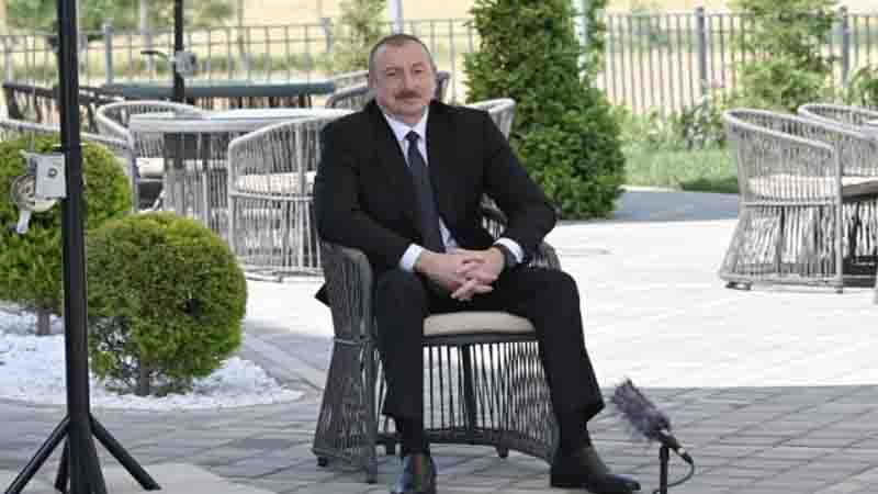 "Biz Türkiyə Ordusunun daha kiçik modelini qururuq"