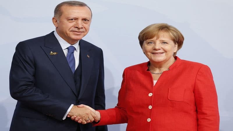 Ərdoğan cəbhədəki vəziyyəti Merkellə müzakirə etdi