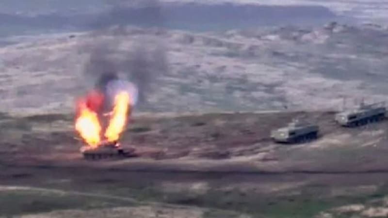 Düşmən öz tanklarını atəşə tutdu: Ekipaj məhv edildi (RƏSMİ)