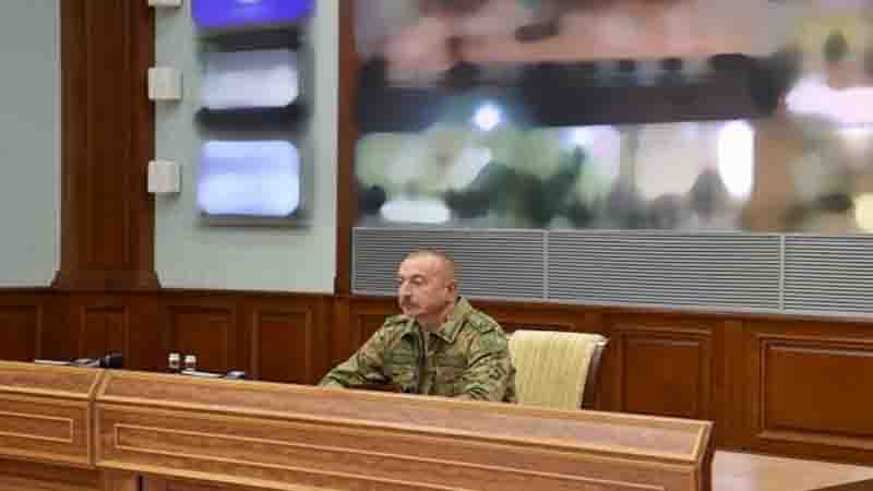 İlham Əliyevin rəhbərliyi ilə Müdafiə Nazirliyində operativ müşavirə keçirildi (FOTO/VİDEO)