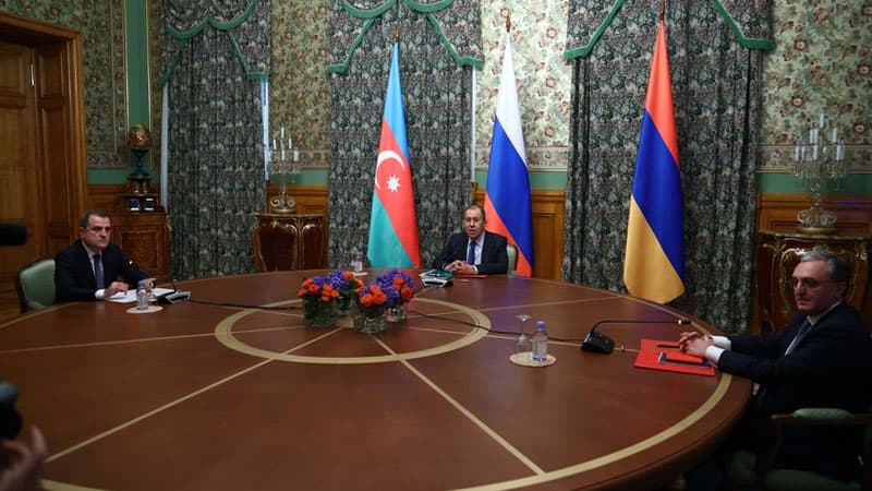 Lavrov azərbaycanlı və erməni həmkarı ilə telefonla danışdı