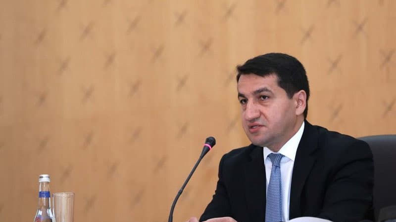Hikmət Hacıyev: "Ermənistanı dayandırmaq lazımdır”