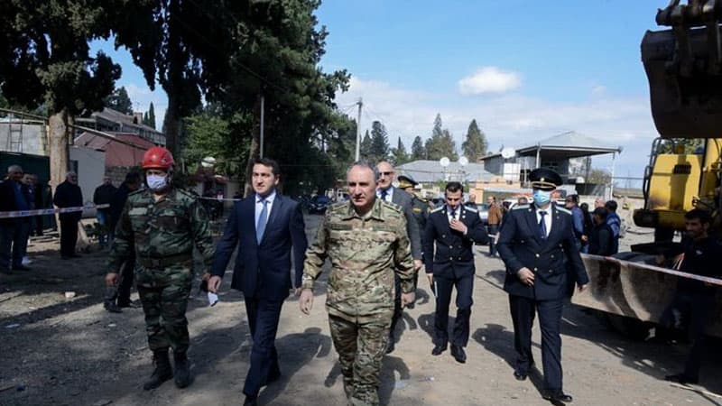 Dövlət rəsmiləri Ermənistanın raket atəşinə tutduğu Gəncədə (FOTOLAR)