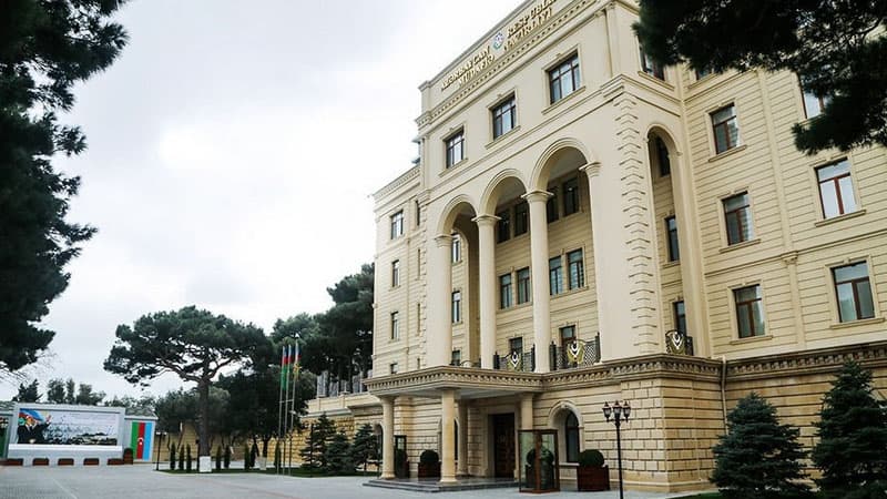 Düşmən kəndlərimizi atəşə tutur