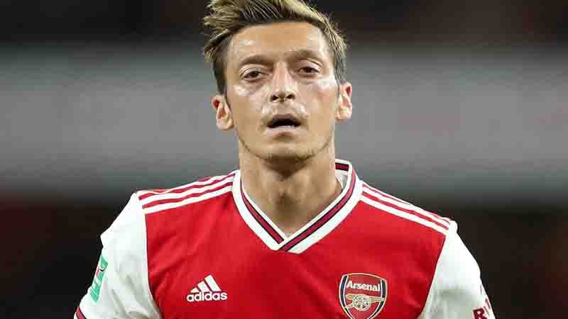 Mesut Özil Azərbaycana dəstək verdi (FOTO)